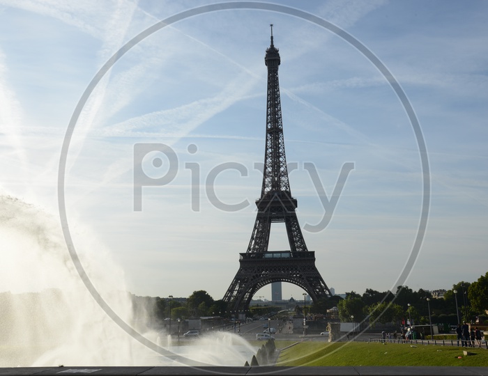 Eiffel Tower View With A Water Fountain Canopy in Paris