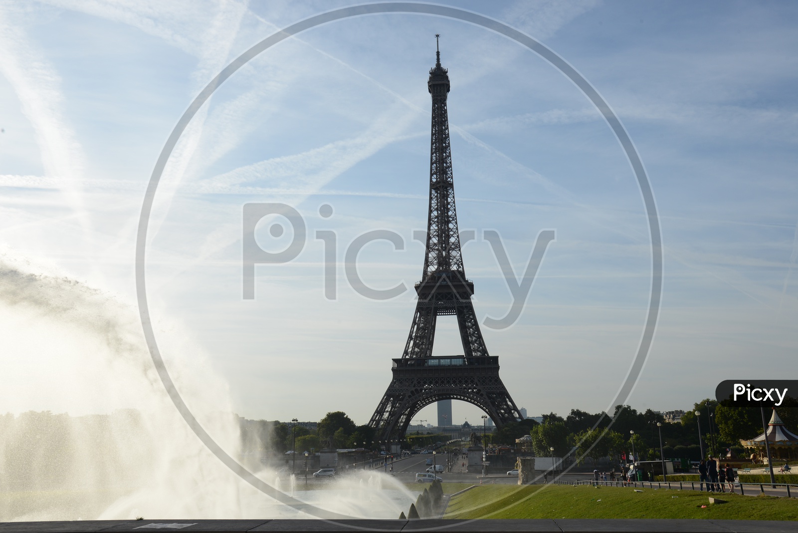 Eiffel Tower View With A Water Fountain Canopy in Paris