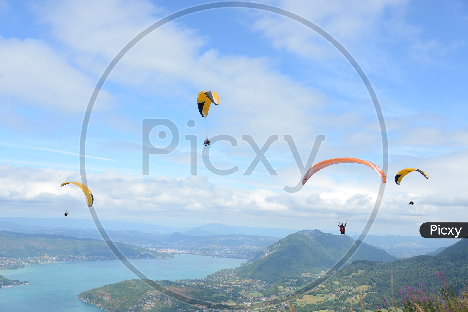 Tandem Paragliding Over Famous Swiss Alps Eiger and Junfrau With a View Of Thun And Brienz Lakes