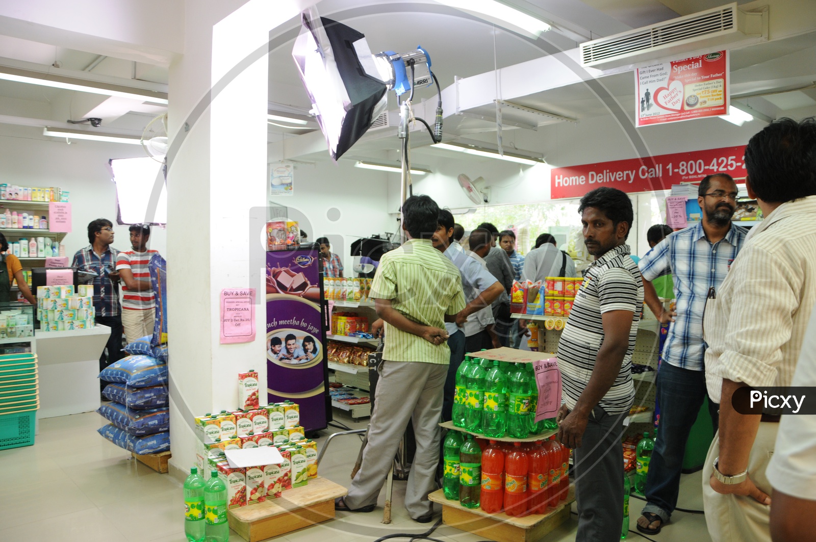 Movie Shooting In an Supermarket