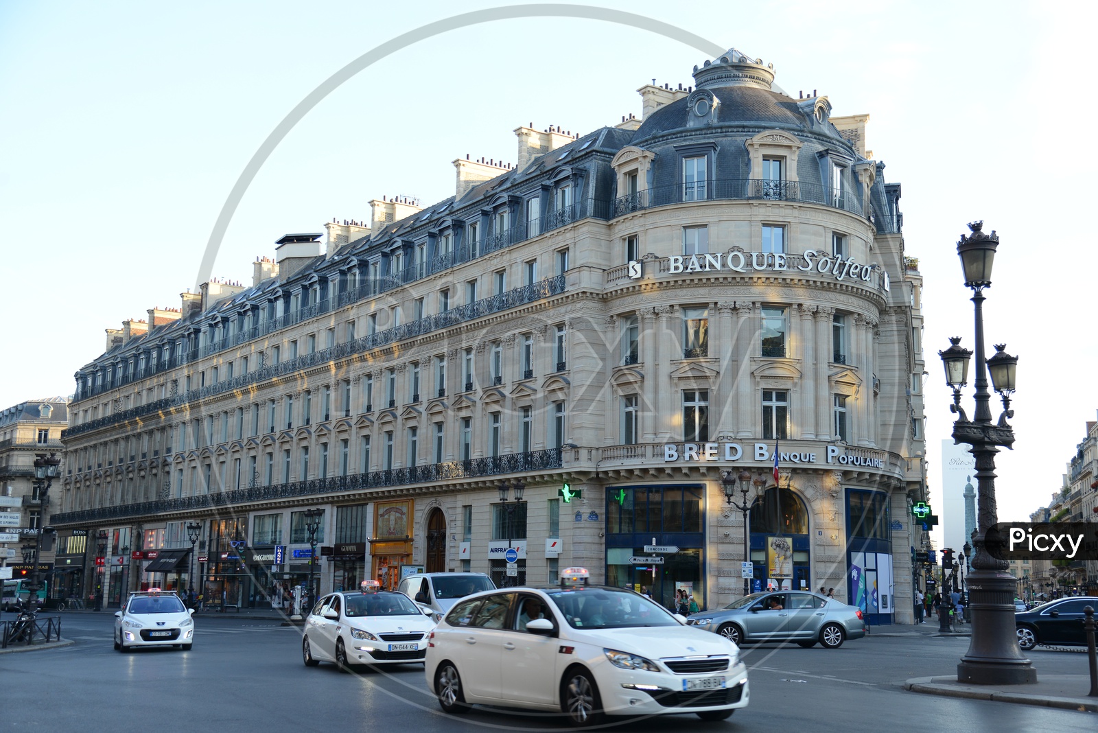 Banque Solfea at 49th Avenue De L'Opera In Paris