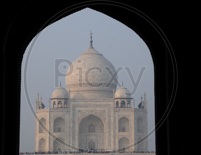Taj Mahal View With Busy Visitors