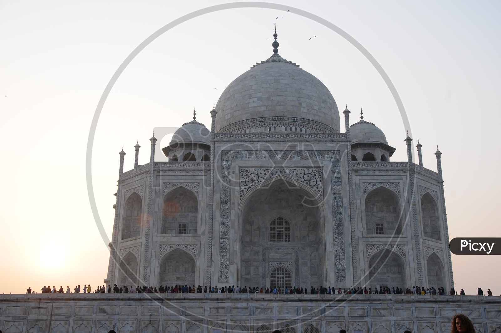 Taj Mahal View With Busy Tourists