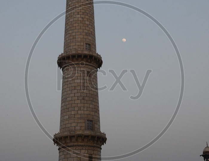 Pillars Or Minars at Taj Mahal