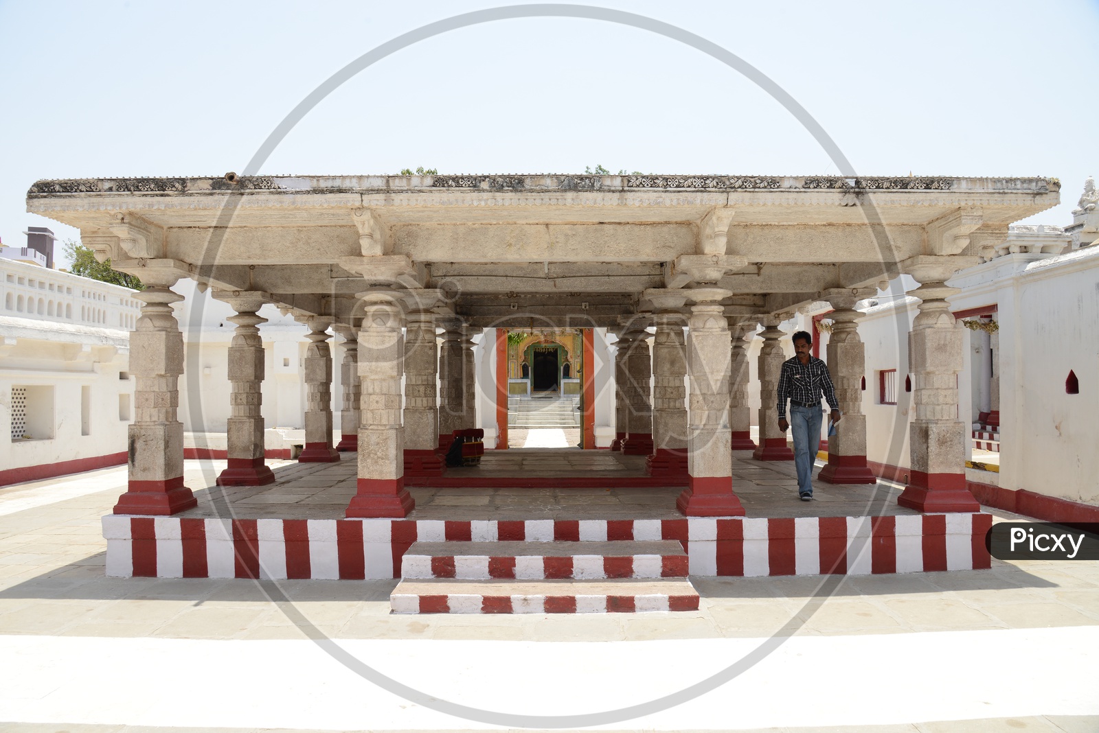 Architecture of   Sitaram Bagh Sri Ramachandra Swamy Temple in Hyderabad