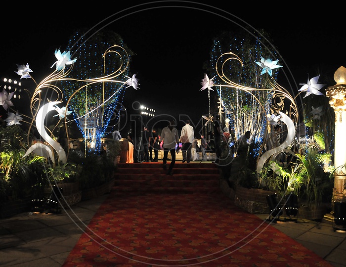 Designs Of Wedding Stages With Lighting And Decoration
