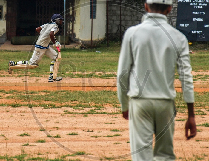 Mid game crisis. Cricketer Running. 