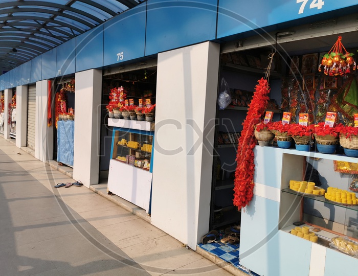 Pooja Articles Vending Stalls At Dakshineshwar temple in Kolkata