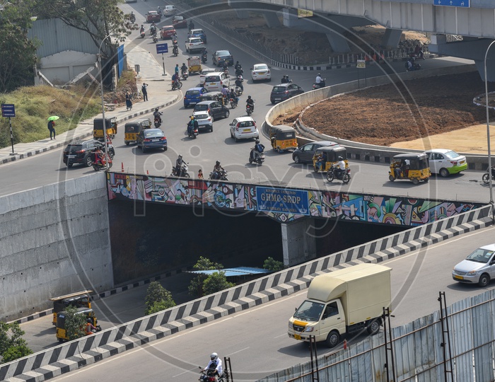 Vehicles at Raheja Mindspace Circle, Hyderabad