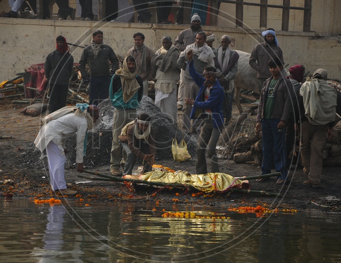 Dead Bodies Cremation in Harishchandra Ghat in Varanasi