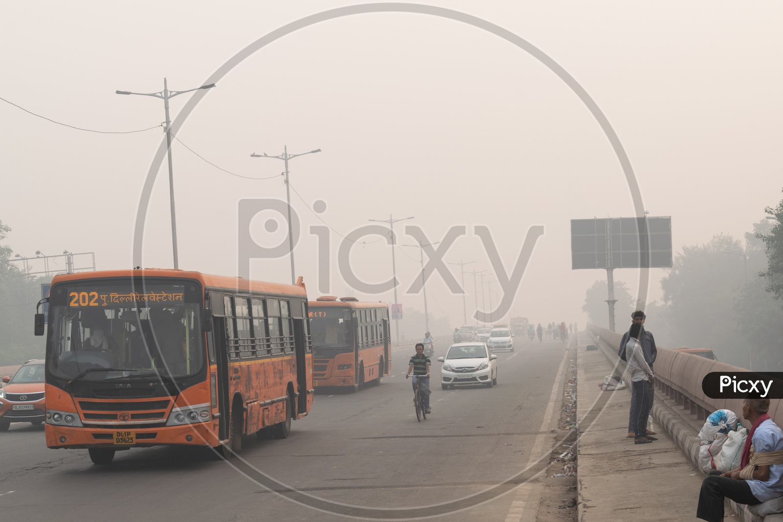 Low visibility due to Pollution(smog) at severe level in Delhi NCR after Diwali