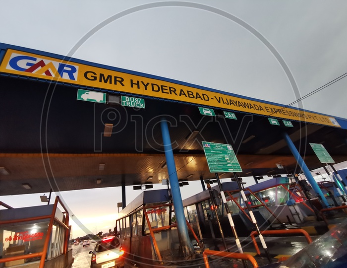 Hyderabad to Vijayawada Toll gate or Plaza at Suryapet