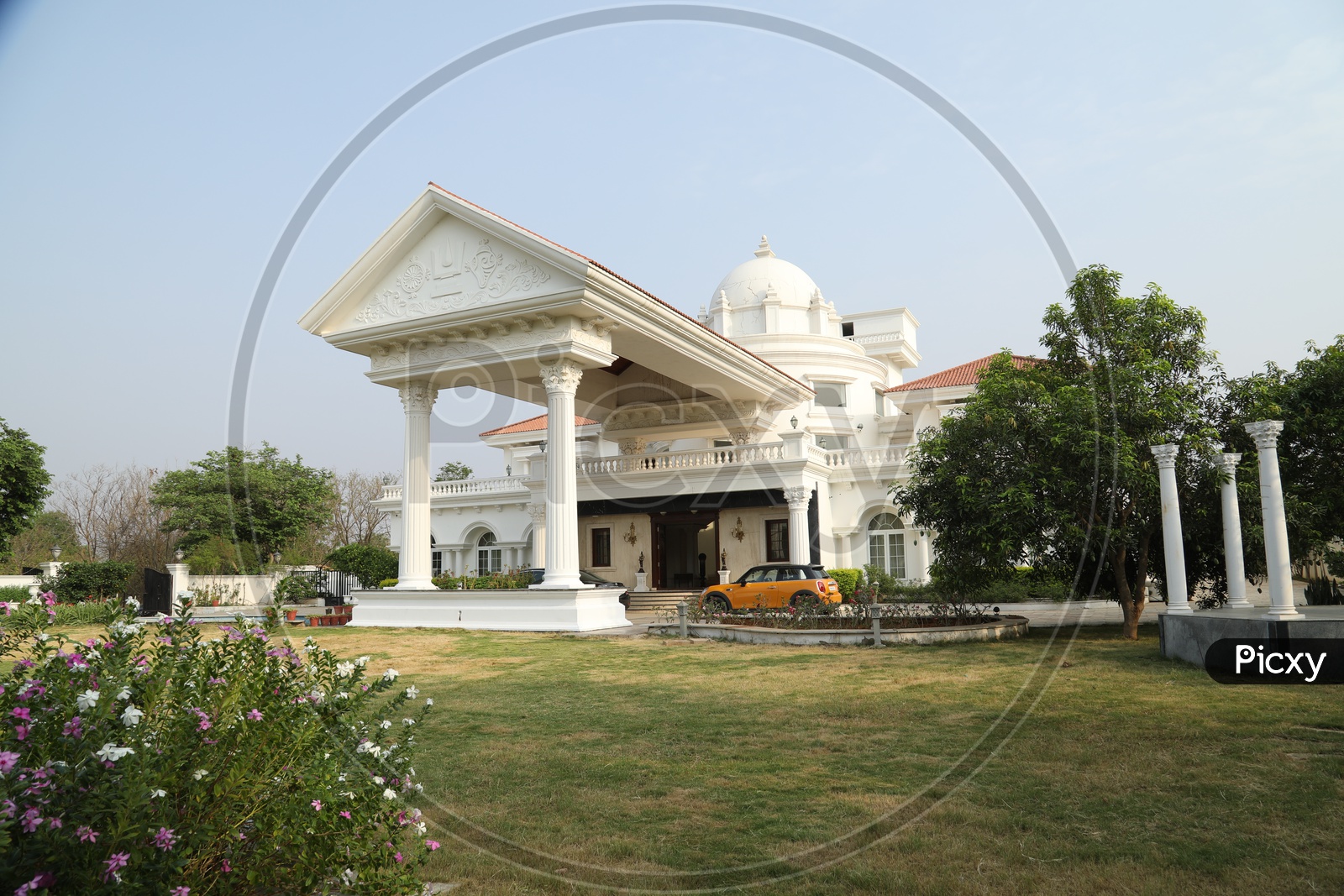 A Luxurious House or Villa with Cars in Hyderabad