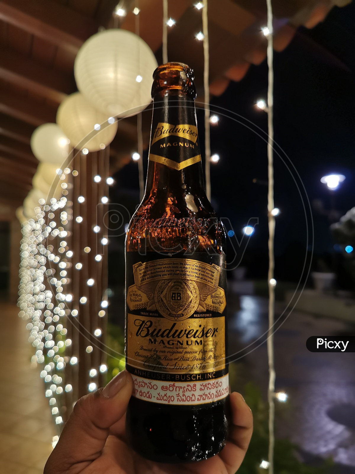 Budweiser Magnum Beer Pint Bottle With Led Decoration  Background
