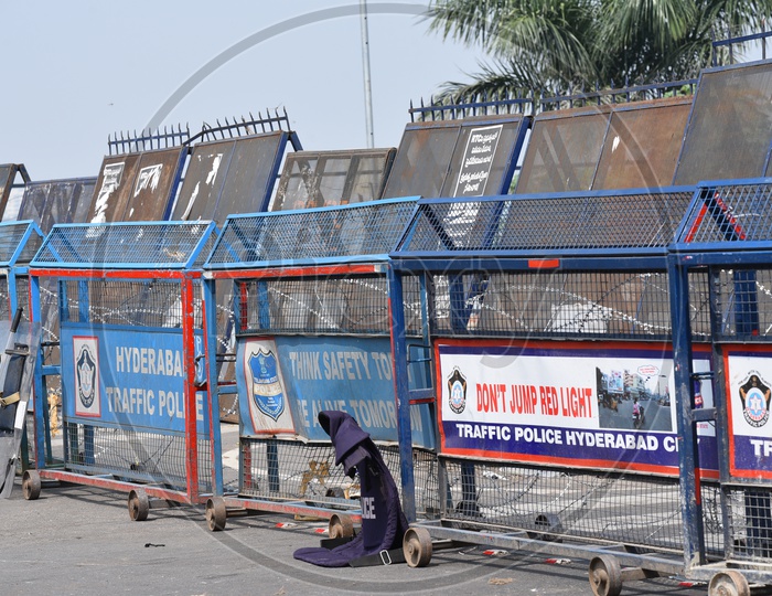 Barricades by Hyderabad Police At Tank Bund Roads For Road Closure In The Wake Of TSRTC JAC, Congress and Other Political Parties Calling For Million March