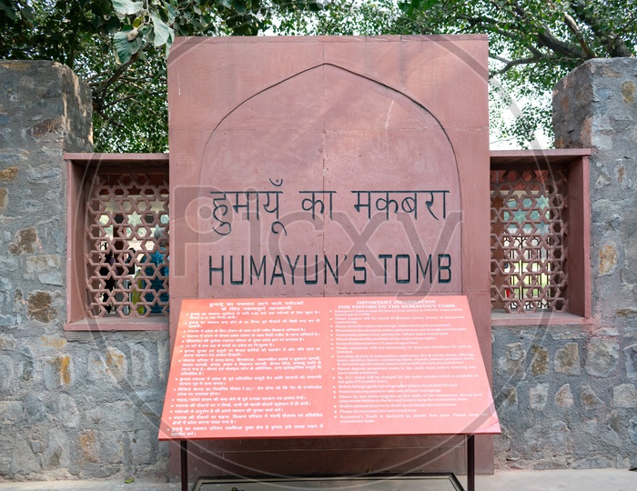 description board for the Humayun's tomb