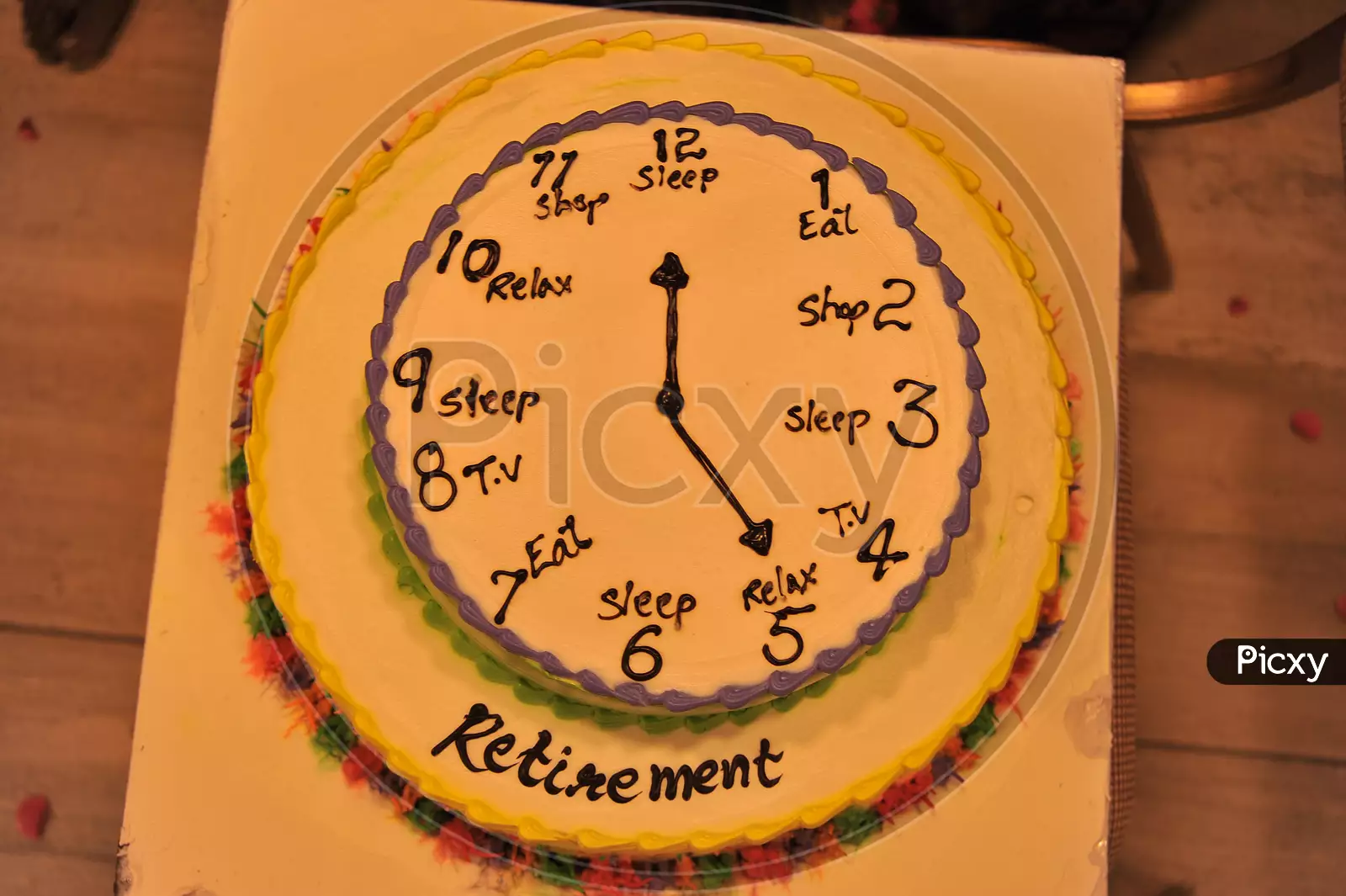 Alice in Wonderland Clock Cake - Amazing Cake Ideas