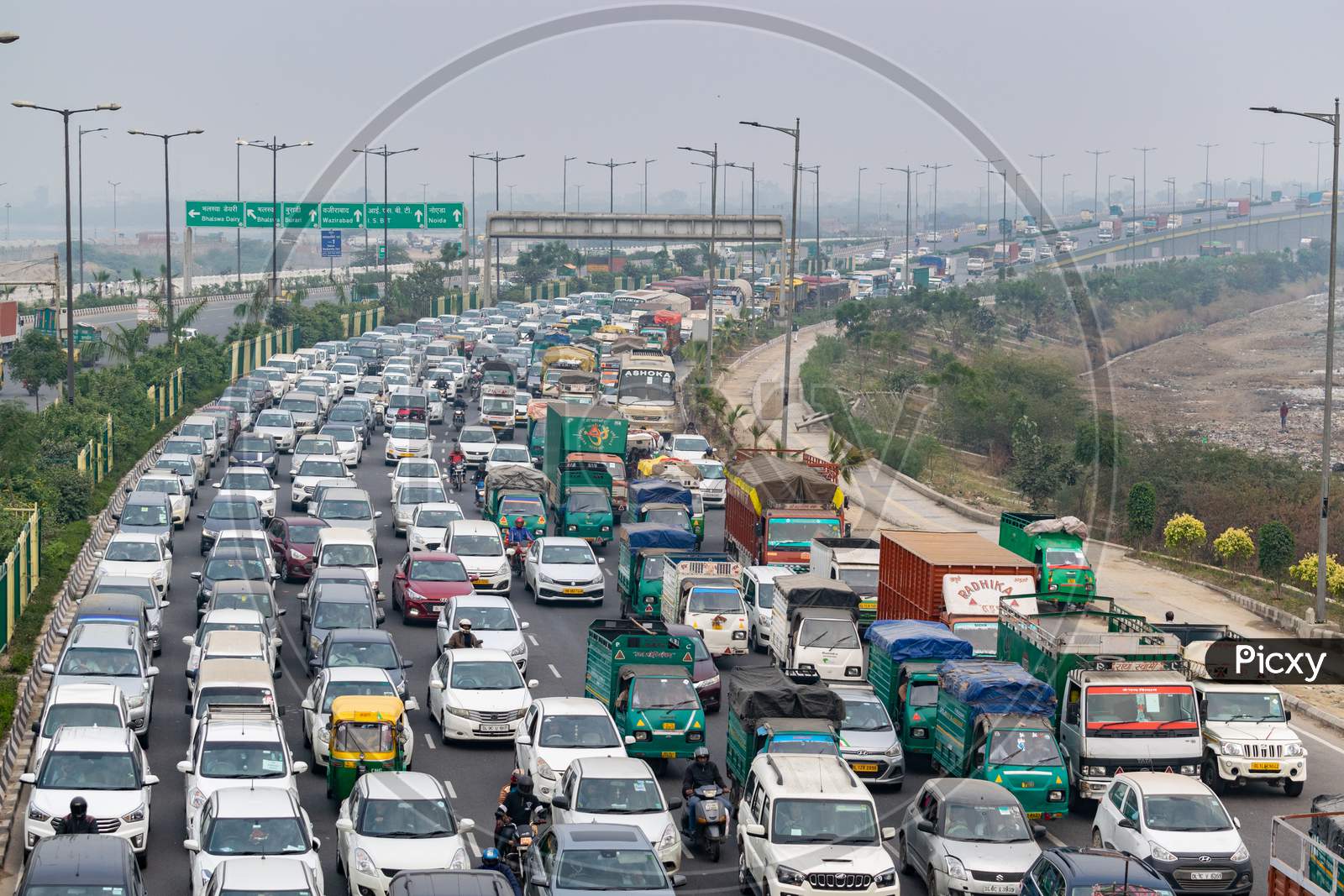 Heavy Traffic congestion at outer ring road in Delhi