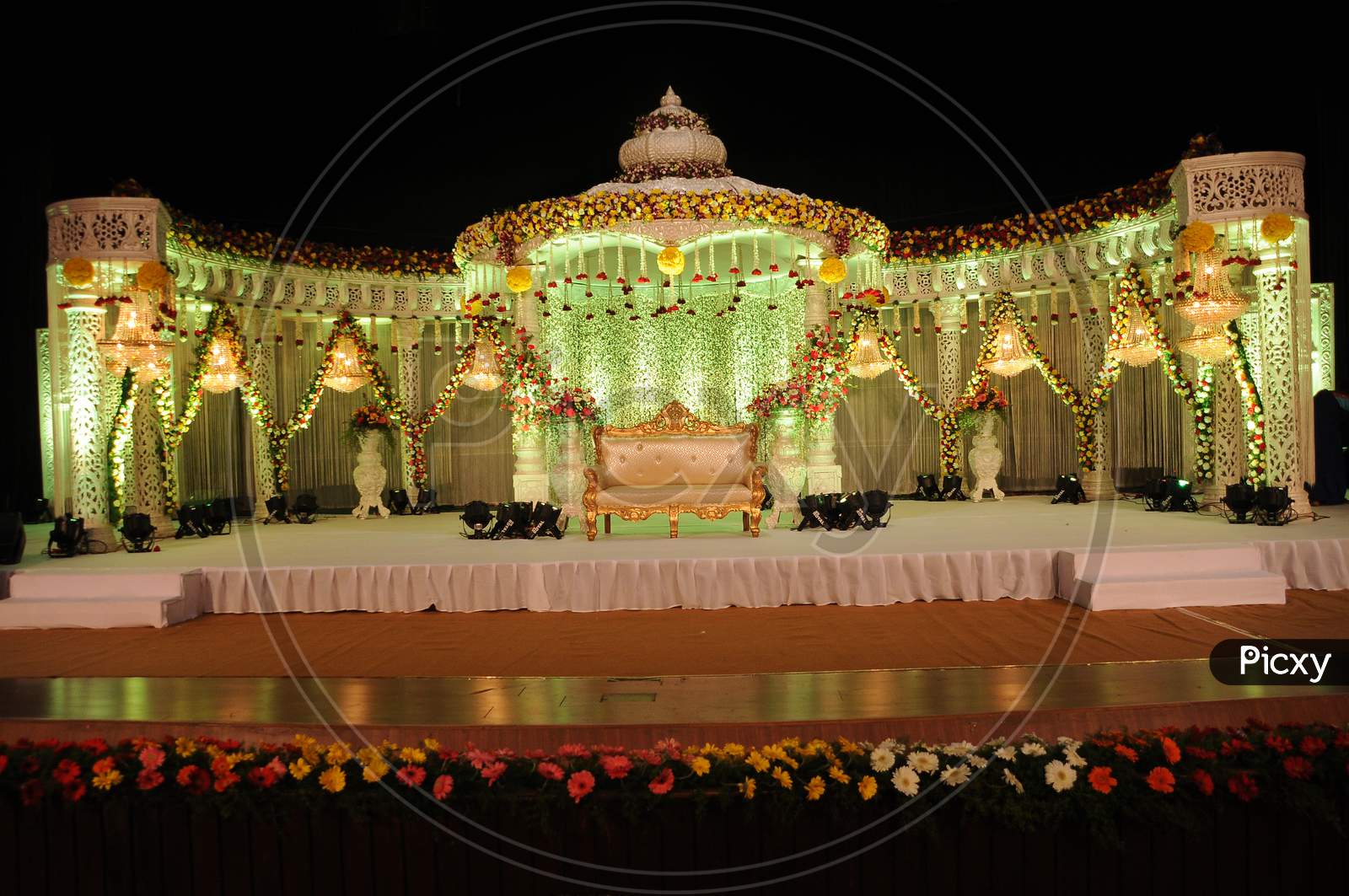 Pin by Sruthi Baiju on Wedding decor ideas | Wedding stage decorations,  Wedding stage design, Wedding stage backdrop