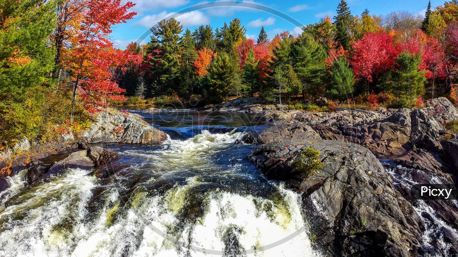 Great fall view of the flowing river, Chutes Prov Park, ON, Canada