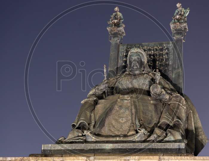 Queen Victoria Statue At Iconic Victoria Memorial in Kolkata