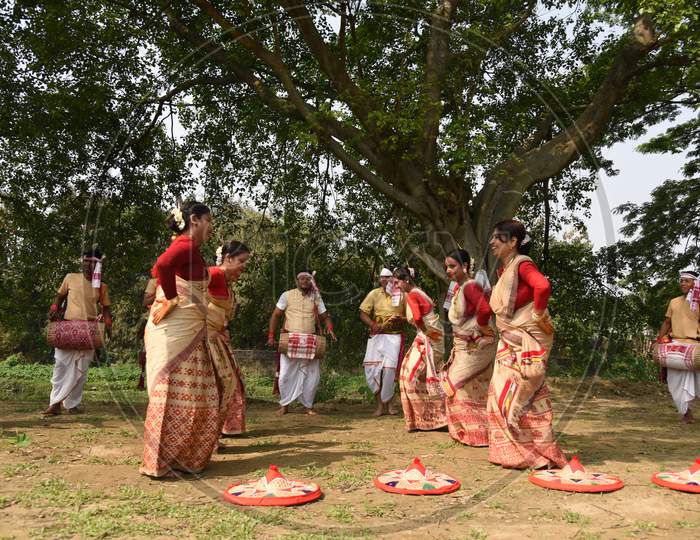 Image Of Young Assamese Woman Performing Bihu Dance , A Traditional ...