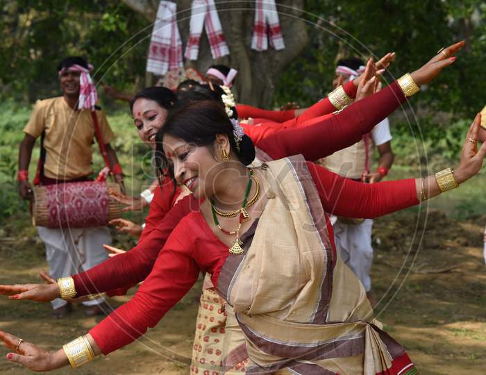 Image Of Young Assamese Woman Performing Bihu Dance , A Traditional ...