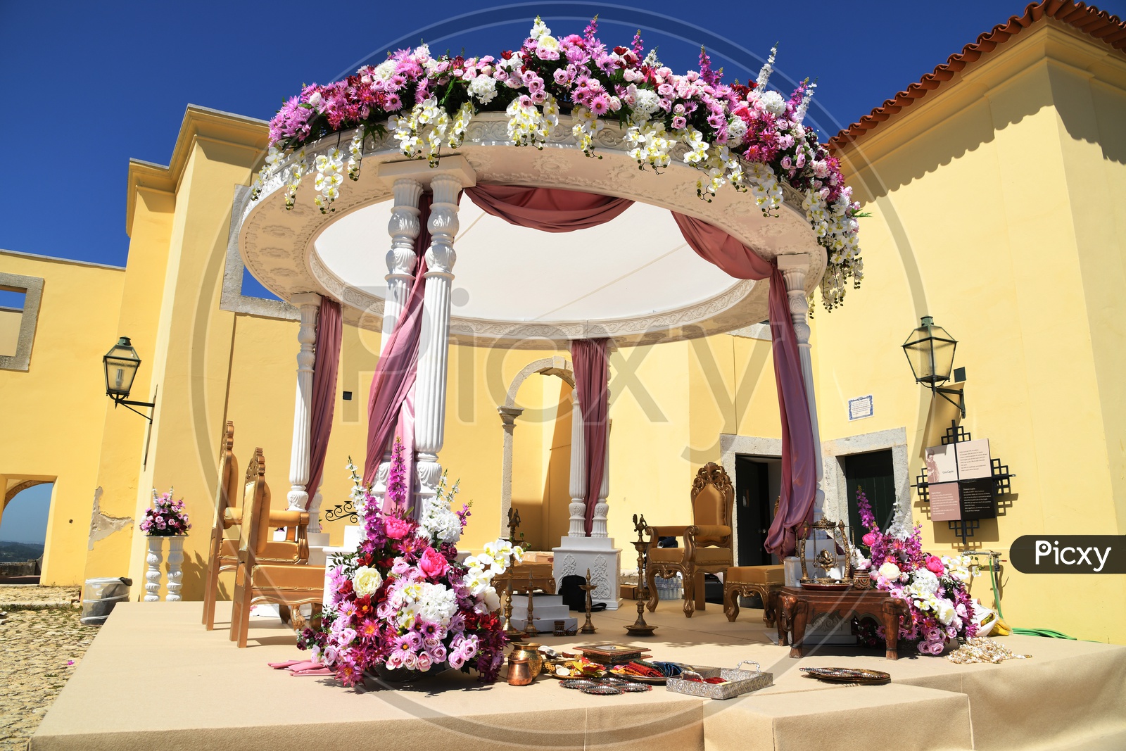 Flower Decoration With Beautiful Flowers At an Event