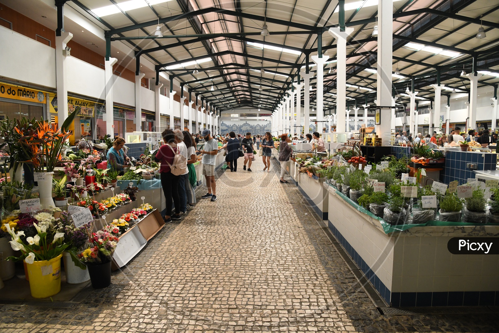 Famous Flea Markets in Lisbon With Stalls