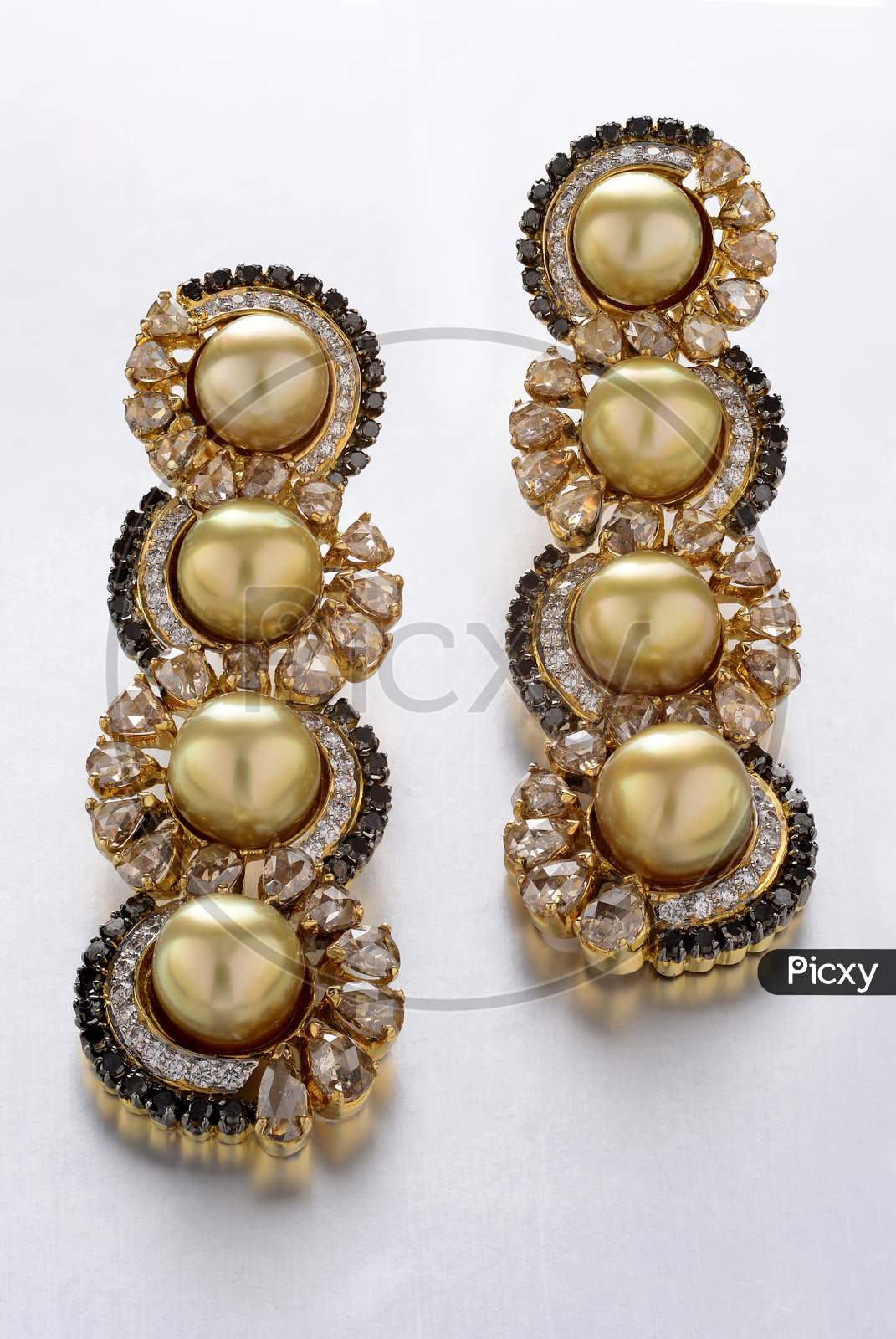 Pearl embedded Gemstone Jewelry