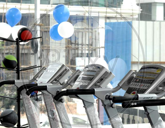 Top section view of treadmills in a gym