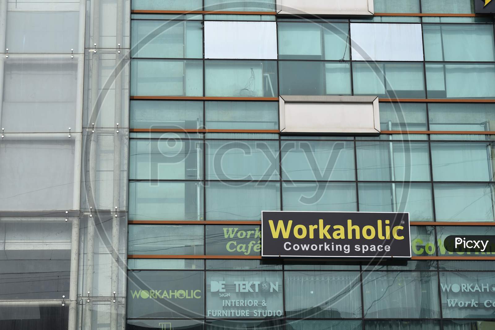 Workaholic Co WORKING SPACES