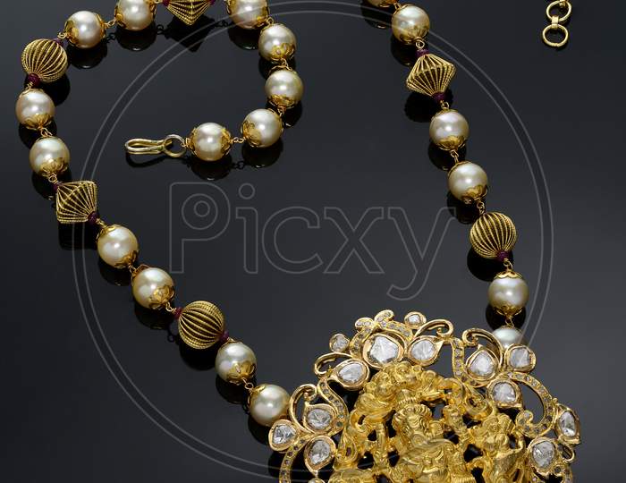 Indian Traditional Pearl Necklace set