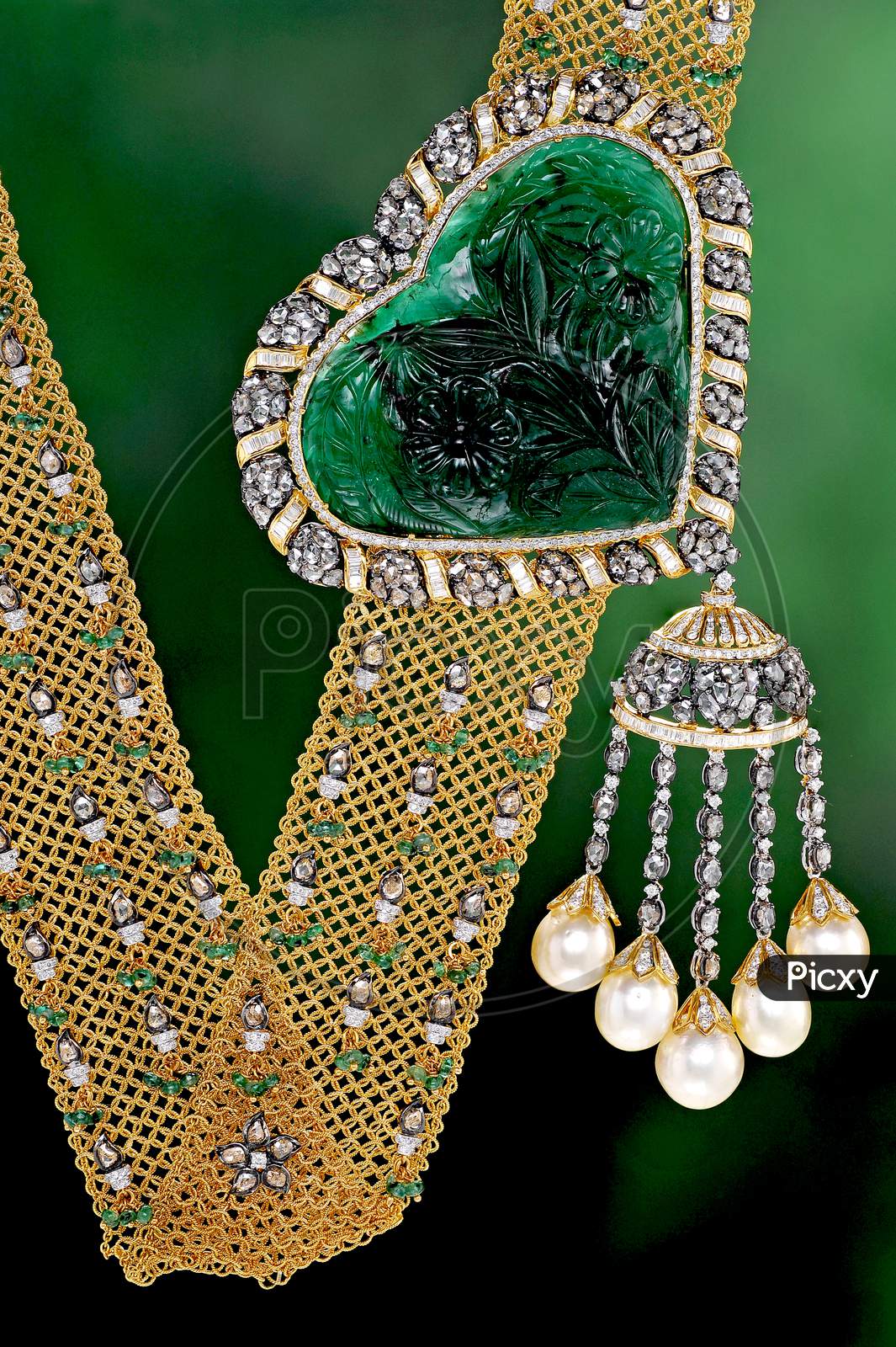 Indian Traditional Emerald Jewelry
