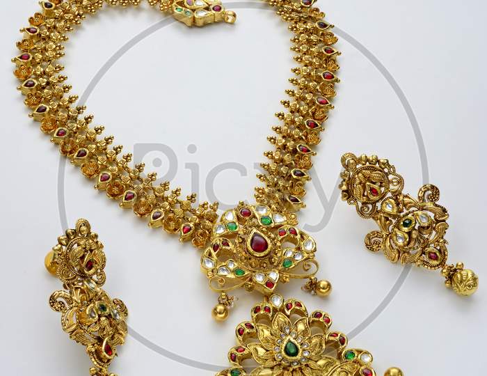 A Necklace set with gemstones
