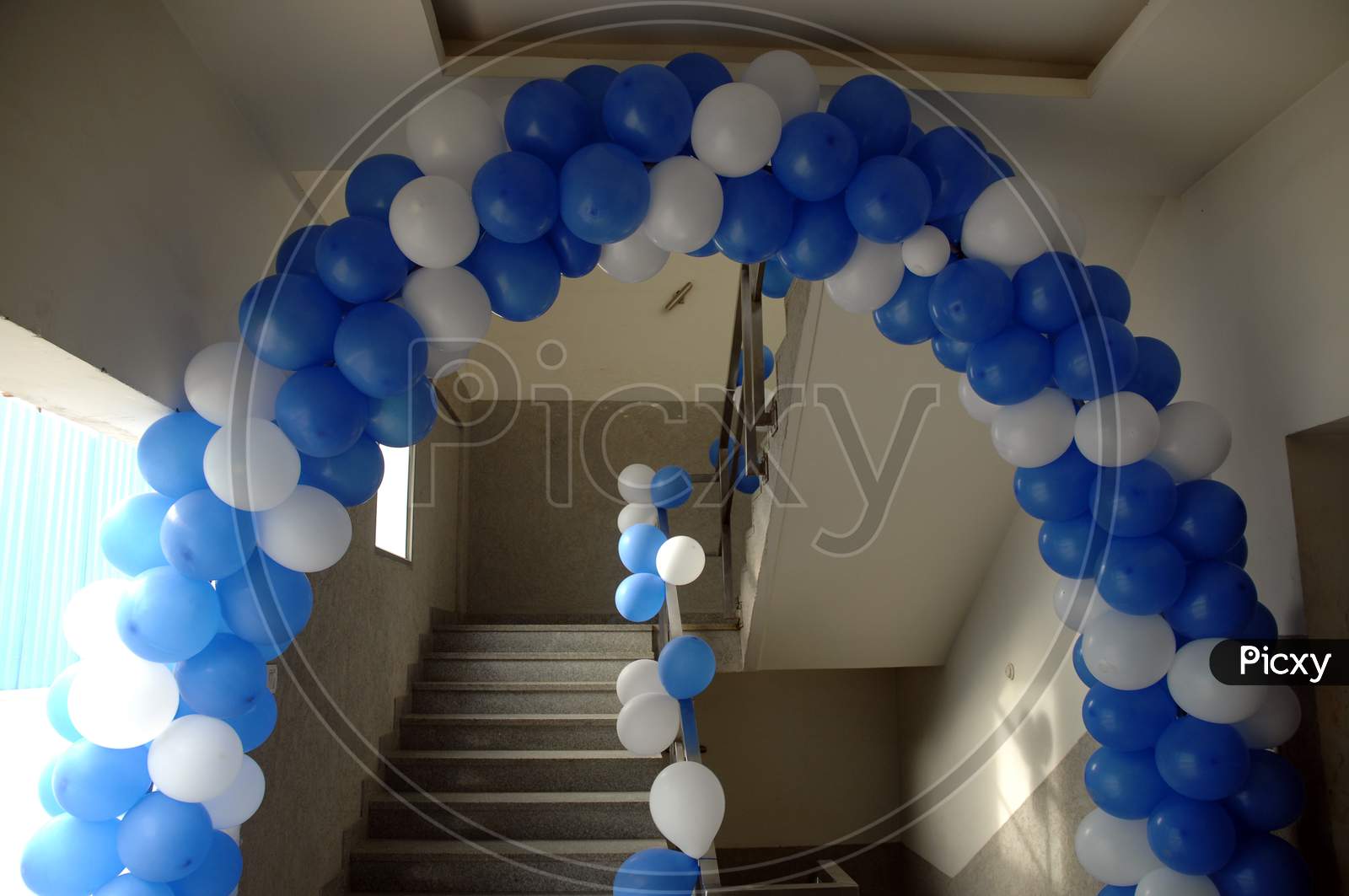 Balloons decorated entrance