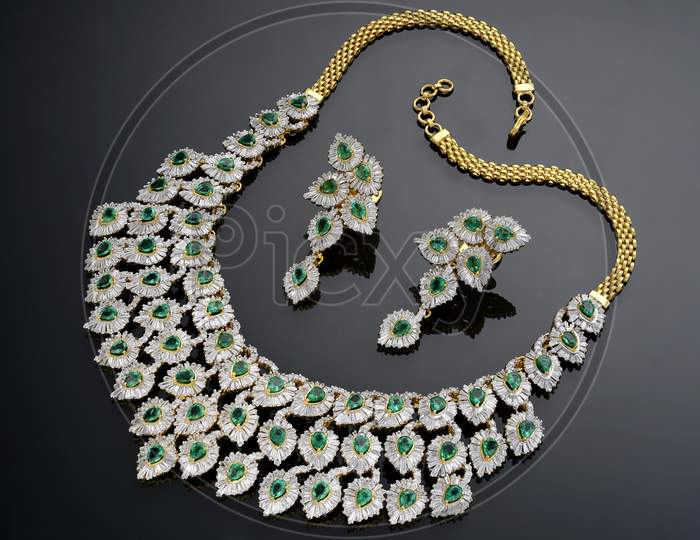 Indian traditional emerald fashion jewelry