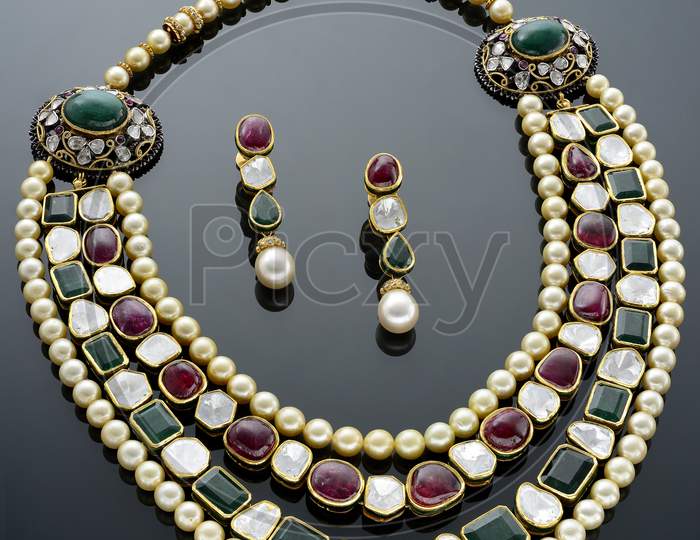 Green and red amethyst gemstone necklace