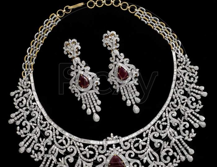 Emerald Diamond Necklace set with matching earrings