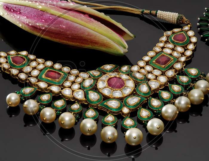 Close up of gemstones of pearl necklace set