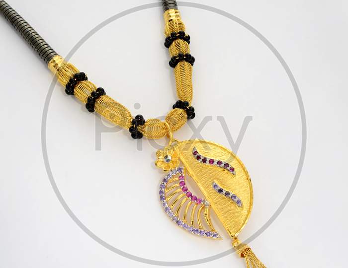 Fancy Indian Wedding Jewelry necklace with a beaded pendant