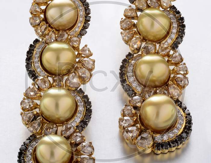 Pearl embedded Gemstone Jewelry
