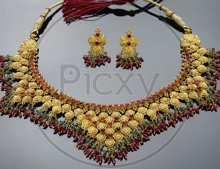 Indian traditional beaded gemstone necklace art