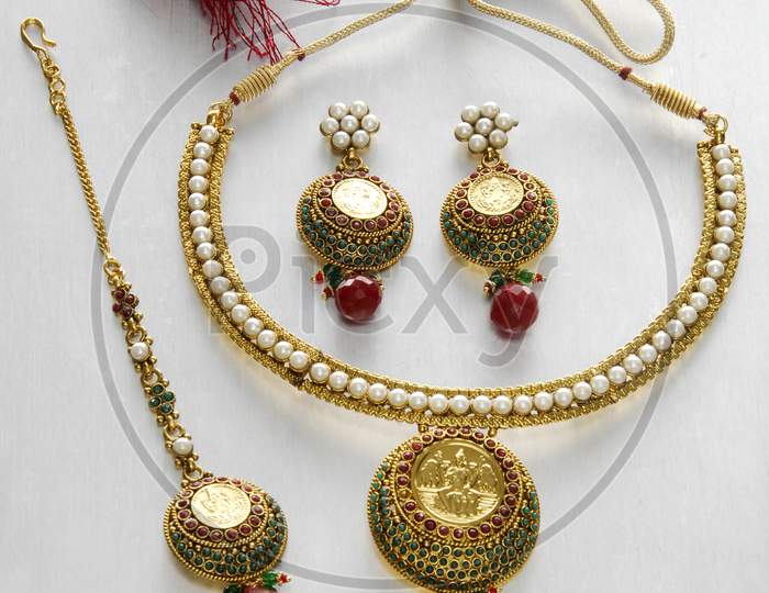 Indian Traditional Gold Necklace with gemstones