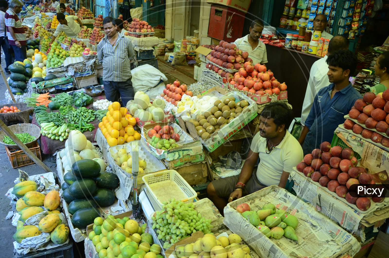 Image of Fruit Vendors in Guwahati Fruit Market, Assam-RR060436-Picxy