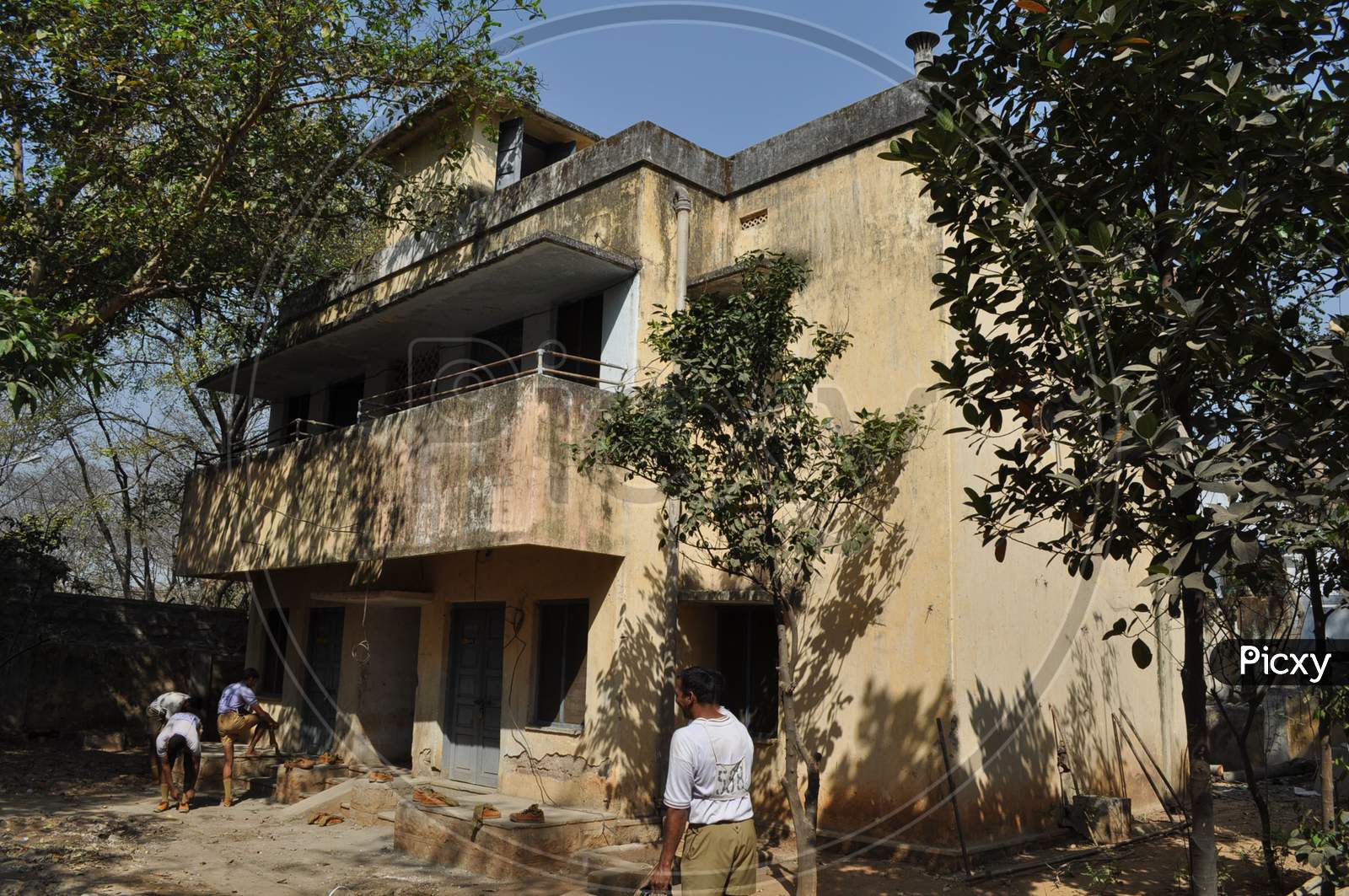 Construction And renovation Works Of Buildings At Police Quarters by R&B