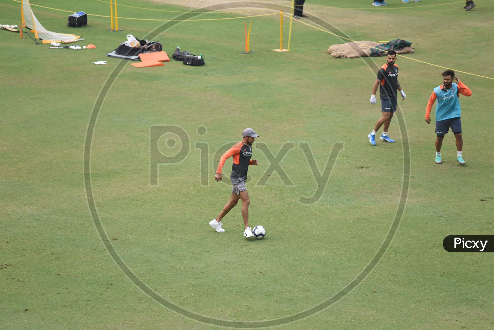 image-of-indian-cricket-team-in-practice-session-at-barsapara-cricket