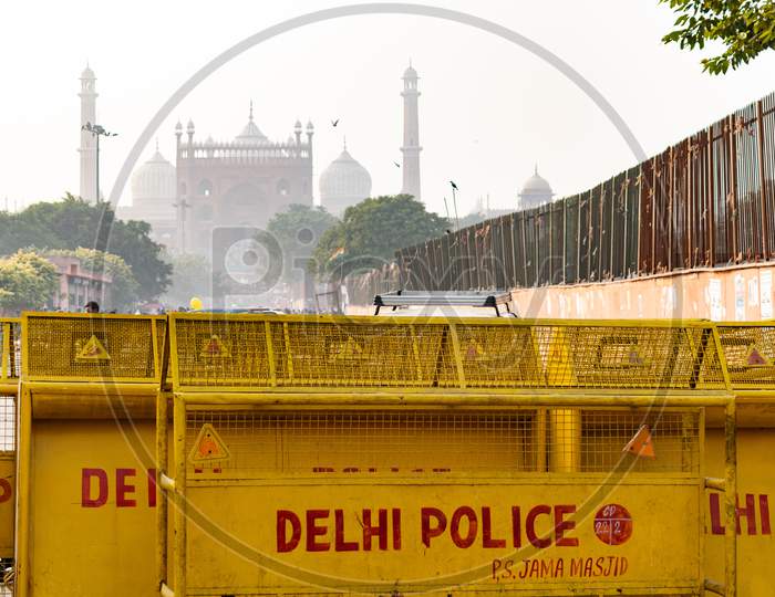 Barricades of Delhi Police in front of Jama Masjid