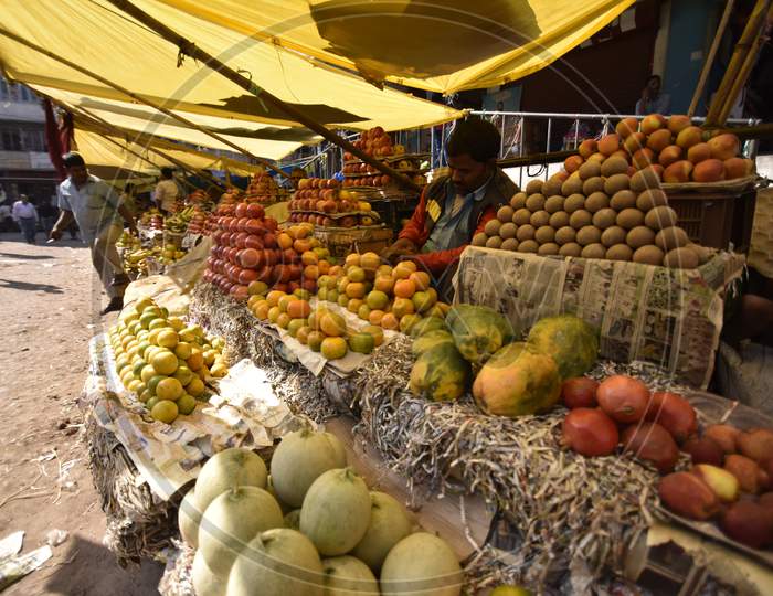 Image of Fruit Market With Stalls In Guwahati, Assam-GG449488-Picxy