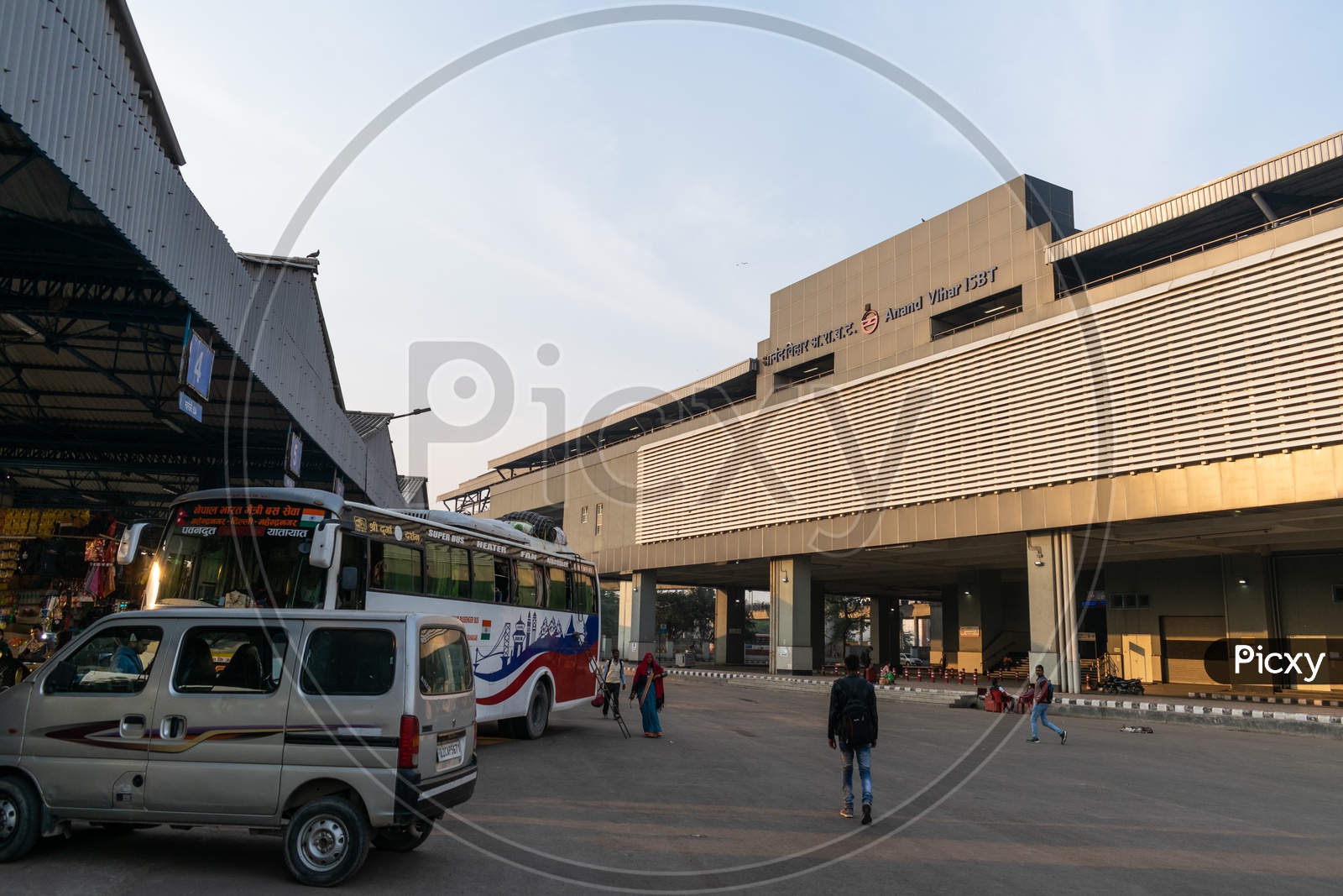 Anand Vihar ISBT Metro Station and Bus stand